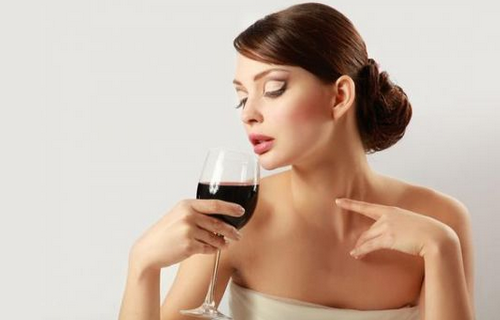 女性喝红酒抑制肥胖效果最佳