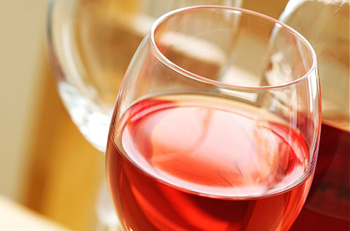 玫瑰红葡萄酒(vin rose)