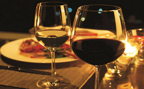 适度饮用葡萄酒有益健康