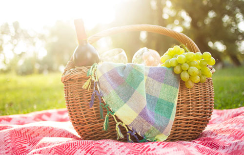 春天到了，拿什么葡萄酒去踏青？
