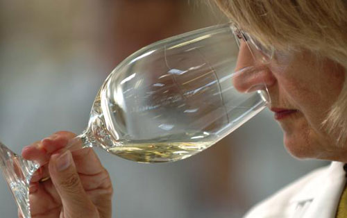 研究发现葡萄酒的味道是由大脑形成