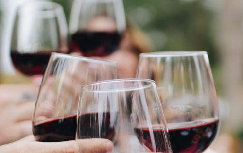 英国研究发现红葡萄酒对肠道和身材有好处
