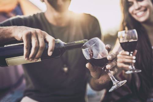 研究发现英国人均葡萄酒消费量是美国的两倍